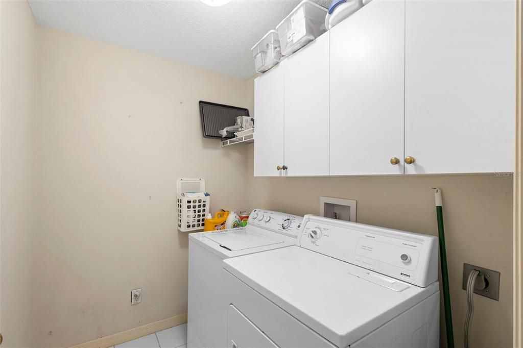 En Venta: $439,000 (4 camas, 2 baños, 1822 Pies cuadrados)