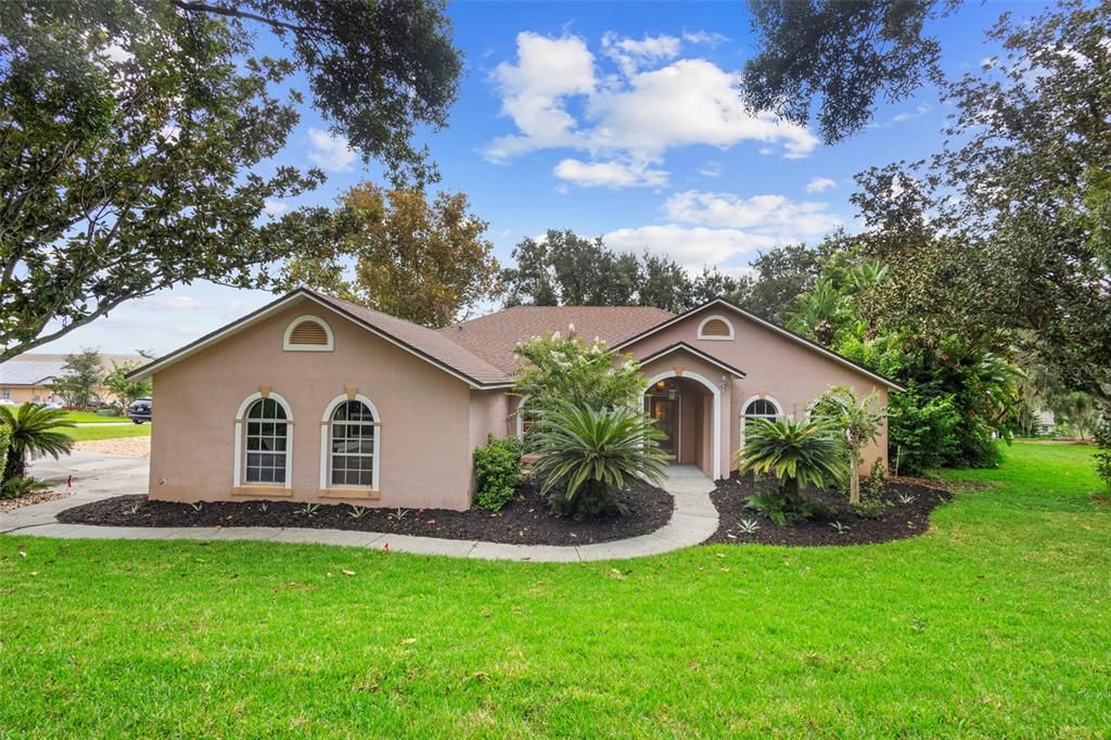 En Venta: $439,000 (4 camas, 2 baños, 1822 Pies cuadrados)