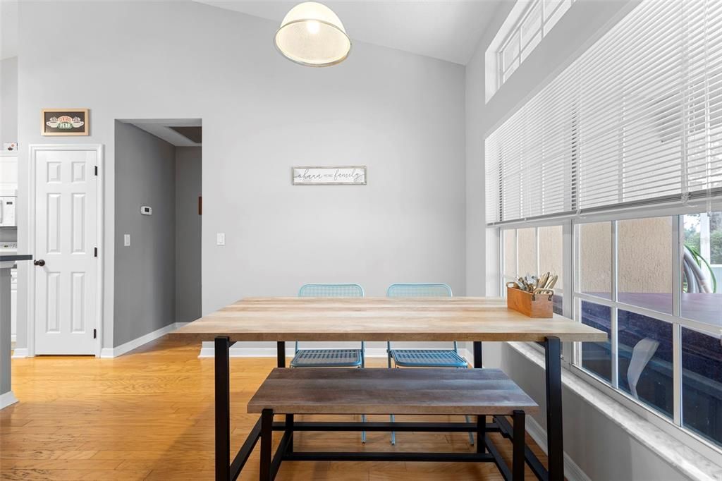 En Venta: $439,000 (4 camas, 2 baños, 1822 Pies cuadrados)