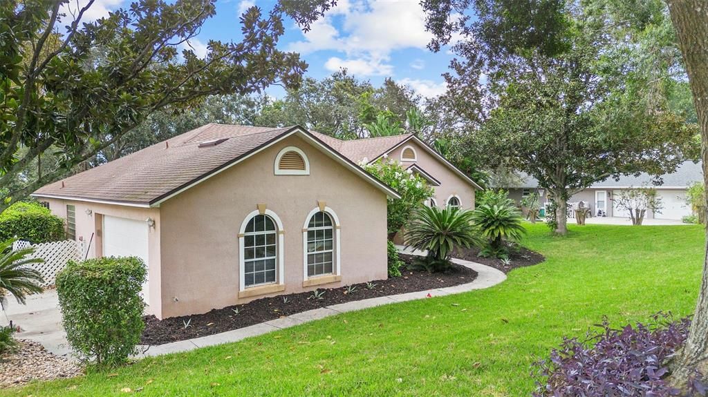 En Venta: $439,000 (4 camas, 2 baños, 1822 Pies cuadrados)