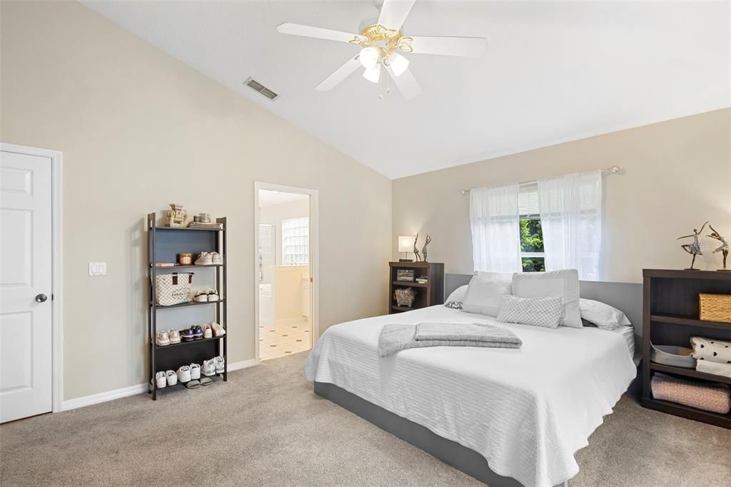 En Venta: $439,000 (4 camas, 2 baños, 1822 Pies cuadrados)