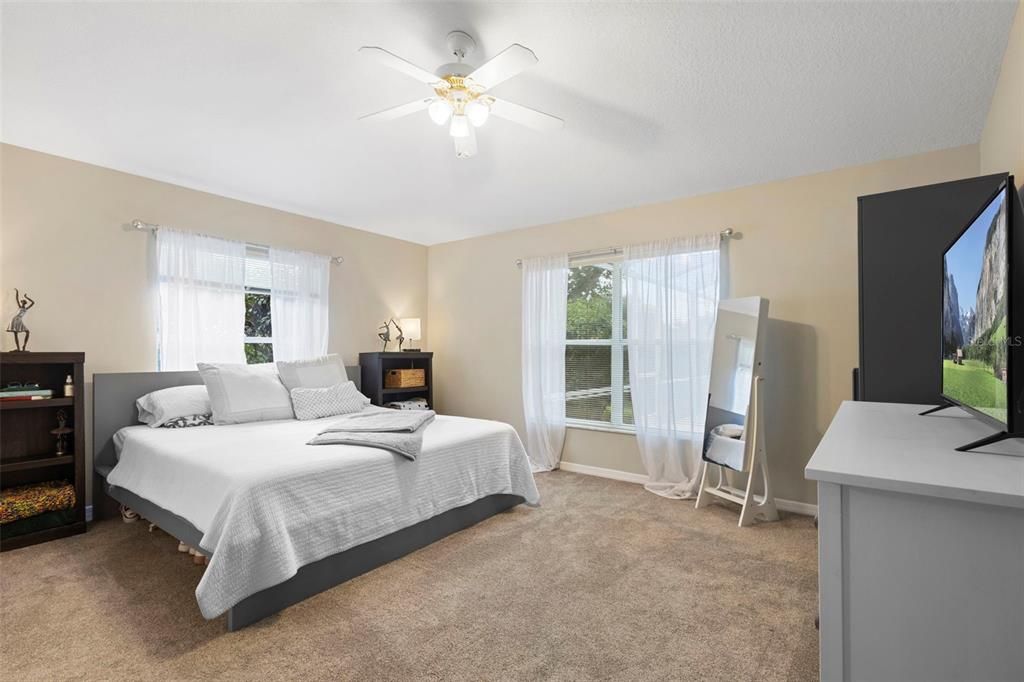 En Venta: $439,000 (4 camas, 2 baños, 1822 Pies cuadrados)