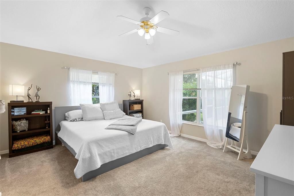 En Venta: $439,000 (4 camas, 2 baños, 1822 Pies cuadrados)