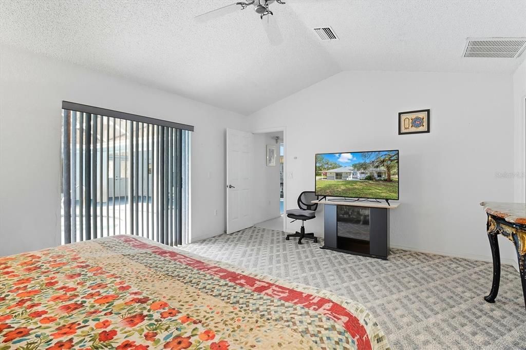 En Venta: $450,000 (4 camas, 3 baños, 2720 Pies cuadrados)