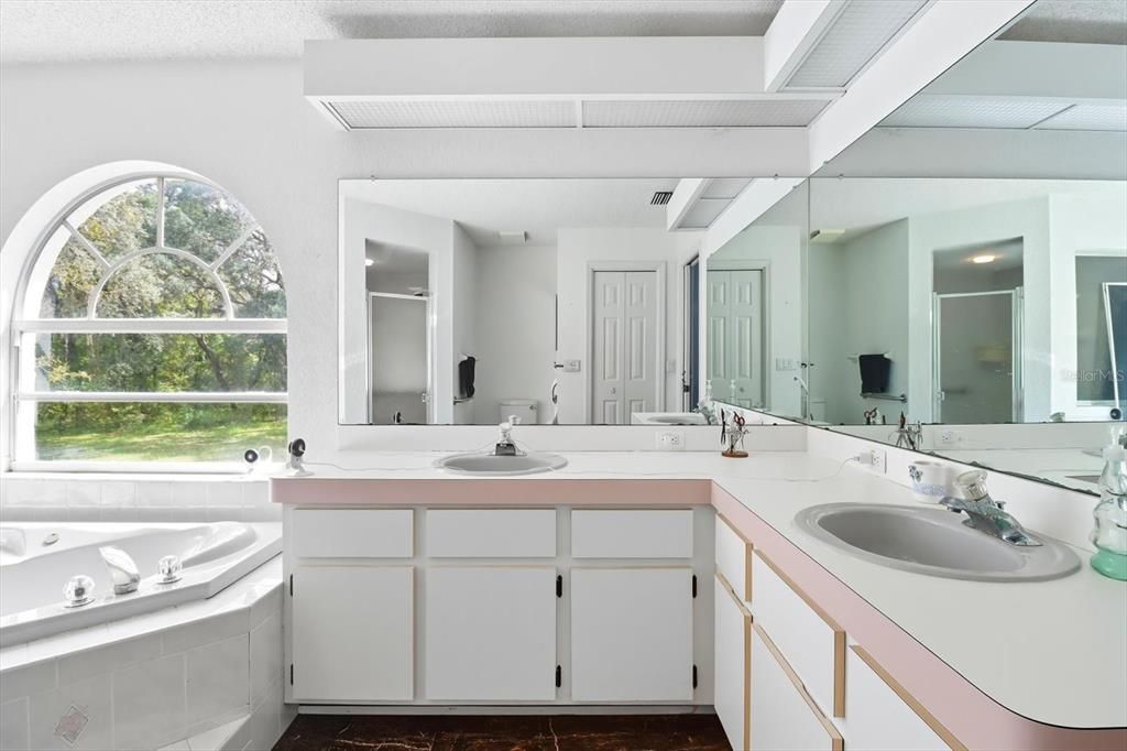 En Venta: $450,000 (4 camas, 3 baños, 2720 Pies cuadrados)