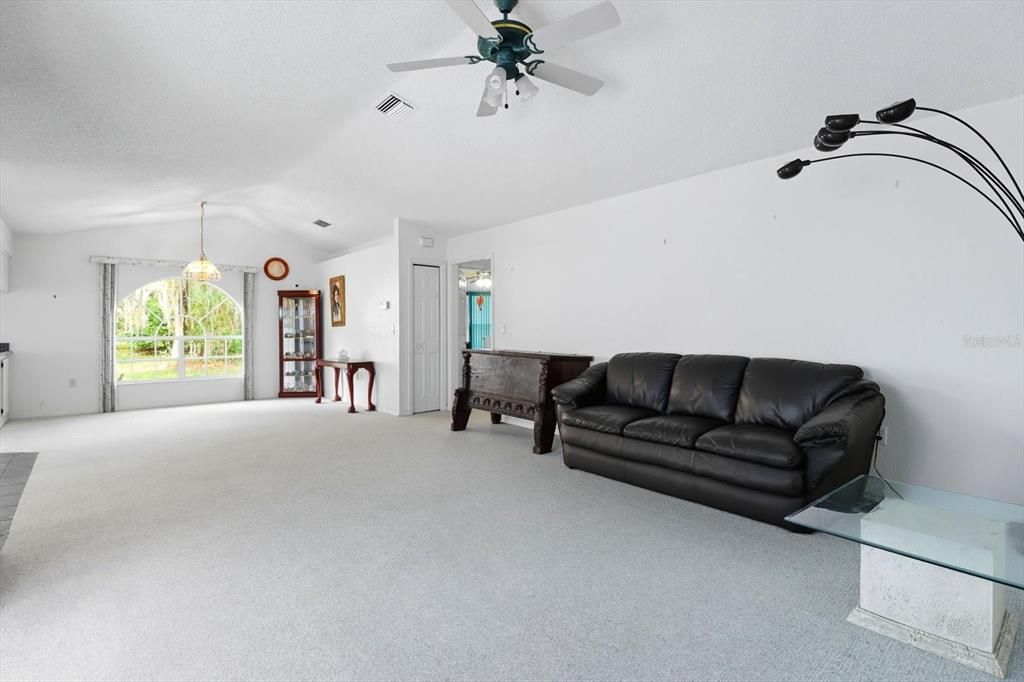 En Venta: $450,000 (4 camas, 3 baños, 2720 Pies cuadrados)