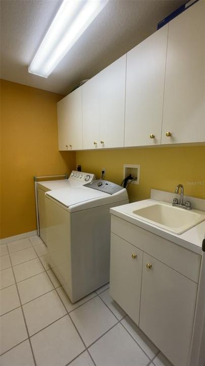 出租: $2,200 (3 贝兹, 3 浴室, 1590 平方英尺)