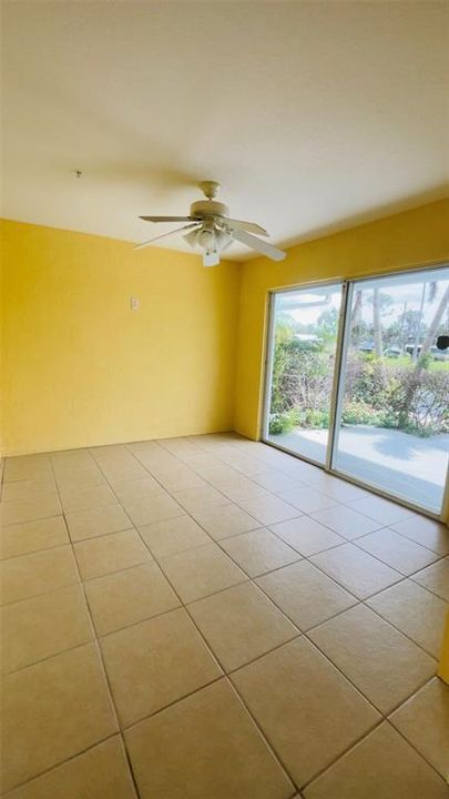 出租: $2,200 (3 贝兹, 3 浴室, 1590 平方英尺)