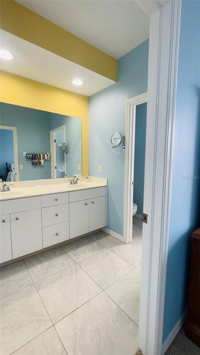 出租: $2,200 (3 贝兹, 3 浴室, 1590 平方英尺)