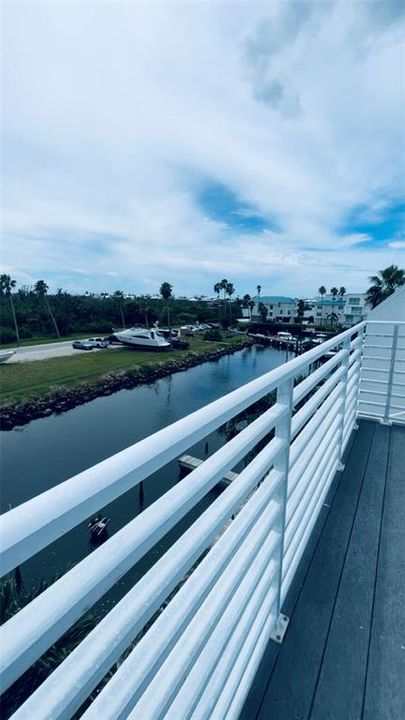 出租: $2,200 (3 贝兹, 3 浴室, 1590 平方英尺)