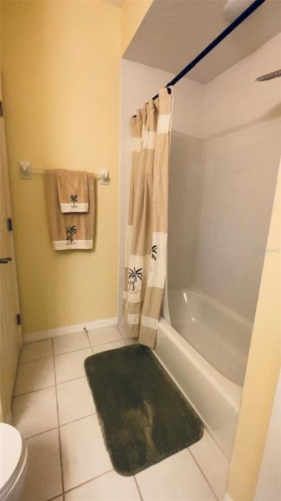 出租: $2,200 (3 贝兹, 3 浴室, 1590 平方英尺)