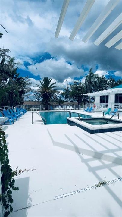 出租: $2,200 (3 贝兹, 3 浴室, 1590 平方英尺)