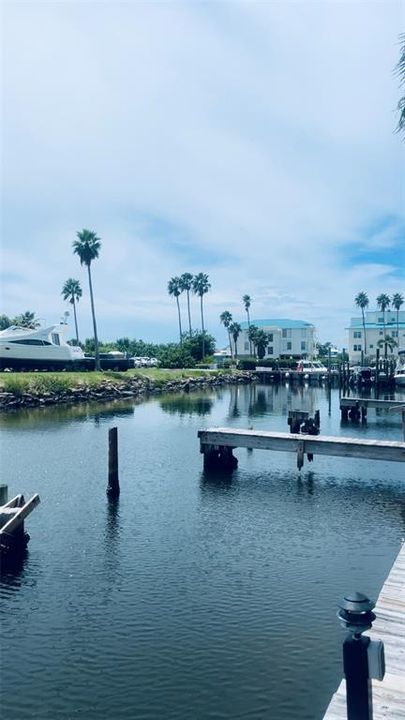 出租: $2,200 (3 贝兹, 3 浴室, 1590 平方英尺)