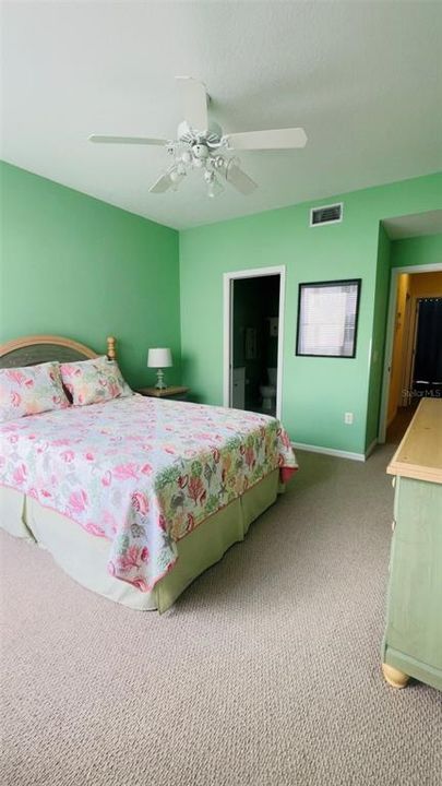 出租: $2,200 (3 贝兹, 3 浴室, 1590 平方英尺)