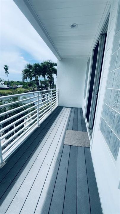 出租: $2,200 (3 贝兹, 3 浴室, 1590 平方英尺)