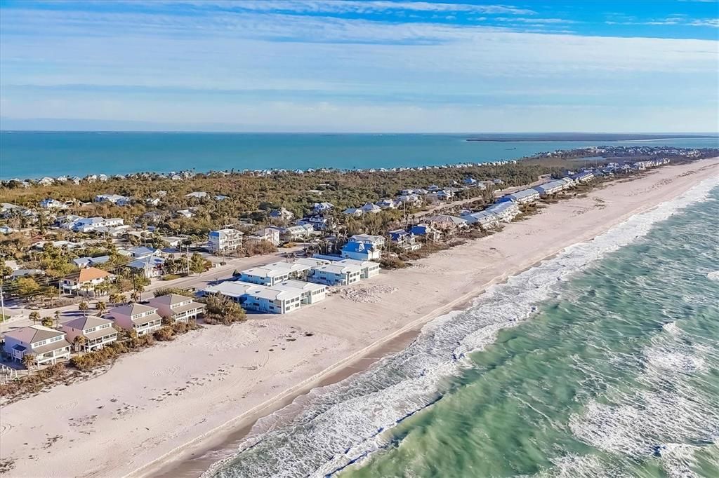 出租: $4,250 (3 贝兹, 2 浴室, 1408 平方英尺)