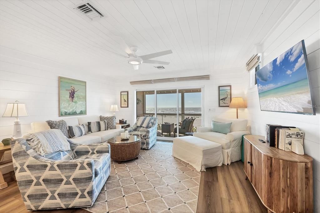 出租: $4,250 (3 贝兹, 2 浴室, 1408 平方英尺)