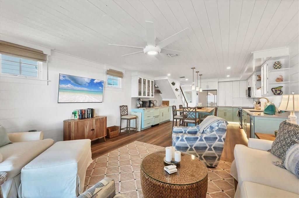 出租: $4,250 (3 贝兹, 2 浴室, 1408 平方英尺)