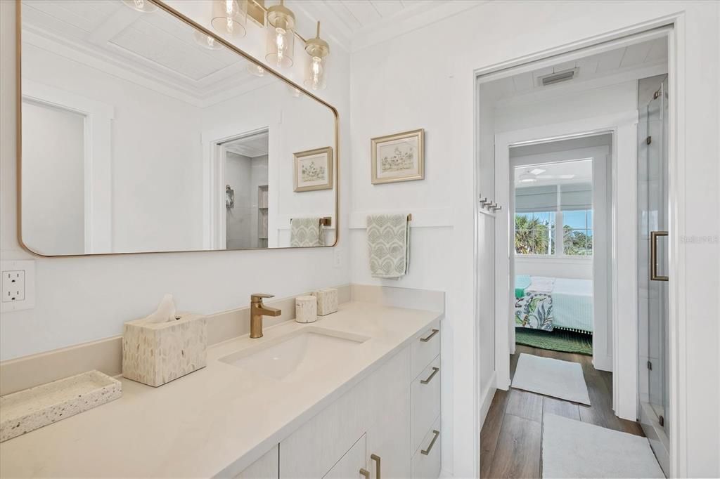 出租: $4,250 (3 贝兹, 2 浴室, 1408 平方英尺)