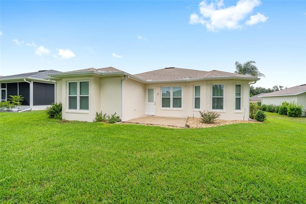 合同活跃: $320,000 (3 贝兹, 2 浴室, 2182 平方英尺)