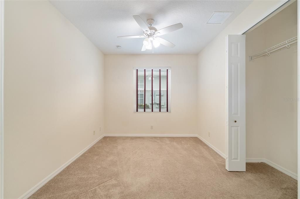 合同活跃: $320,000 (3 贝兹, 2 浴室, 2182 平方英尺)