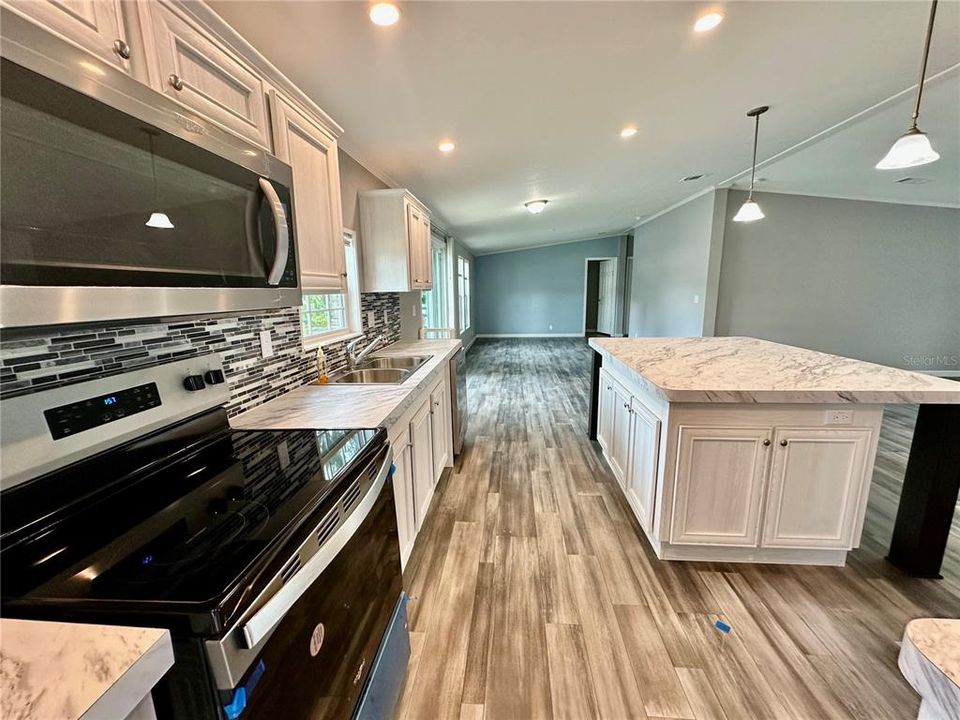 For Sale: $399,000 (4 beds, 2 baths, 1650 Square Feet)