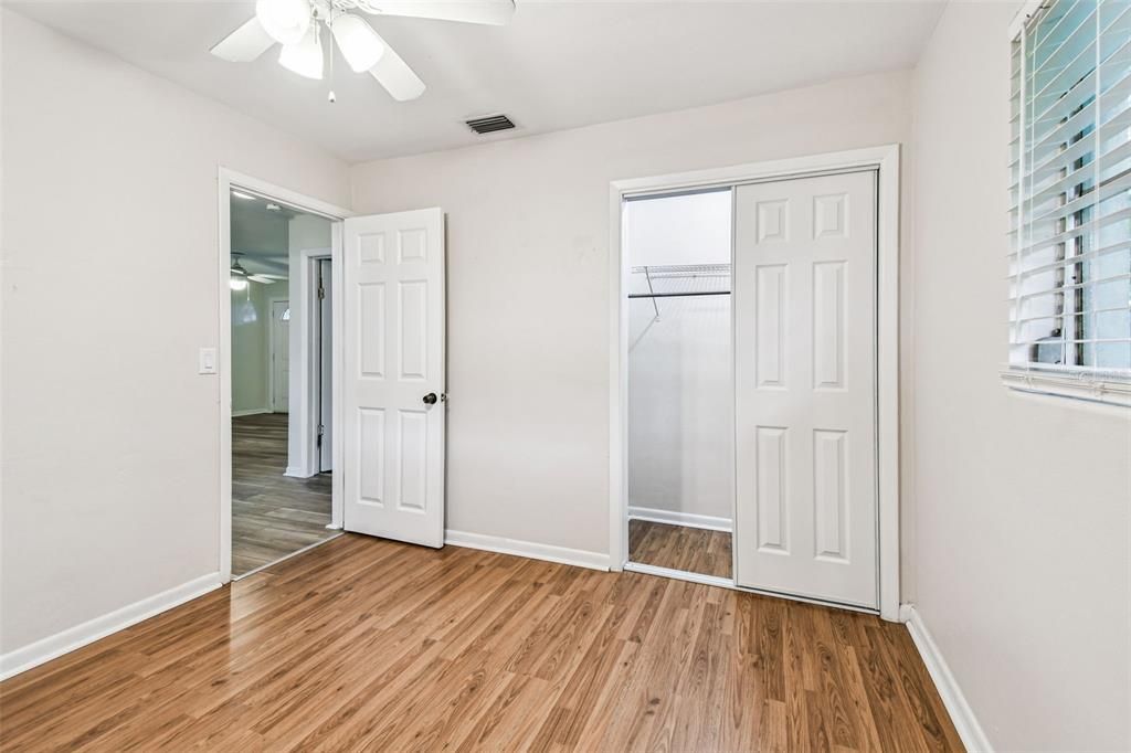 Activo con contrato: $329,000 (2 camas, 1 baños, 892 Pies cuadrados)