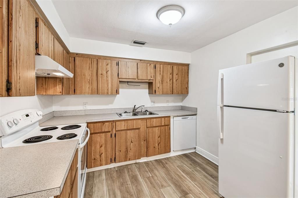 Activo con contrato: $329,000 (2 camas, 1 baños, 892 Pies cuadrados)