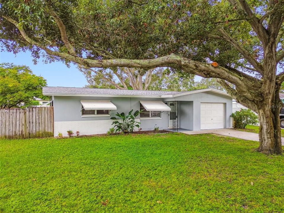 Activo con contrato: $329,000 (2 camas, 1 baños, 892 Pies cuadrados)