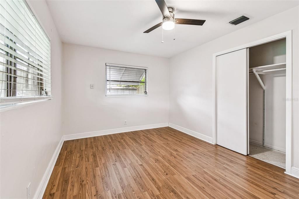 Activo con contrato: $329,000 (2 camas, 1 baños, 892 Pies cuadrados)