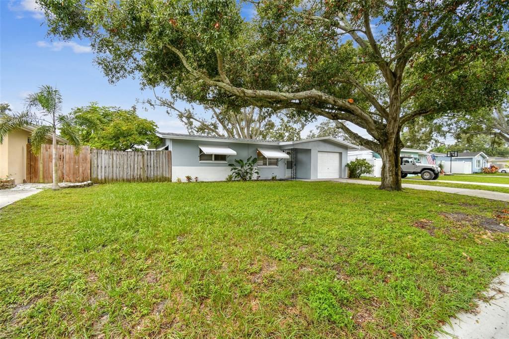 Activo con contrato: $329,000 (2 camas, 1 baños, 892 Pies cuadrados)