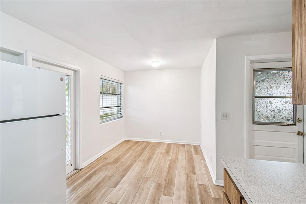 Activo con contrato: $329,000 (2 camas, 1 baños, 892 Pies cuadrados)