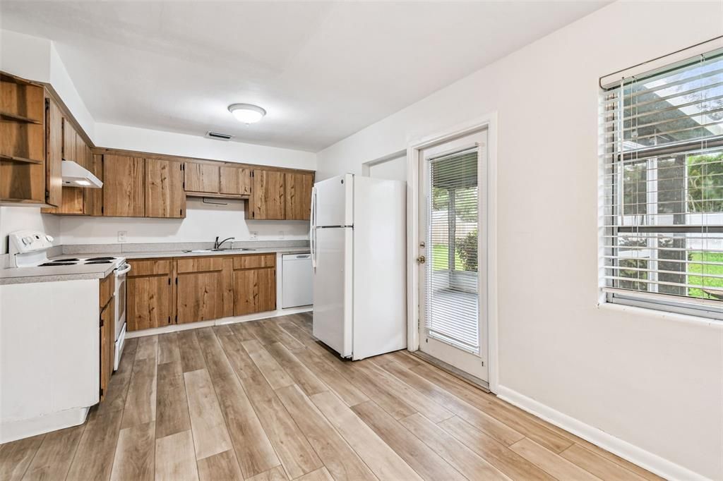 Activo con contrato: $329,000 (2 camas, 1 baños, 892 Pies cuadrados)