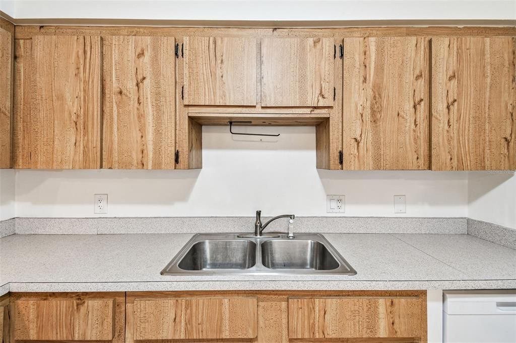 Activo con contrato: $329,000 (2 camas, 1 baños, 892 Pies cuadrados)