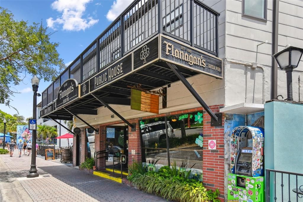 Activo con contrato: $329,000 (2 camas, 1 baños, 892 Pies cuadrados)