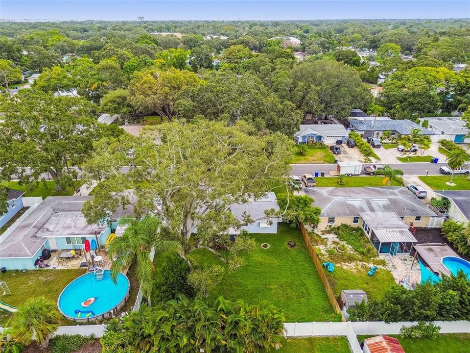 Activo con contrato: $329,000 (2 camas, 1 baños, 892 Pies cuadrados)