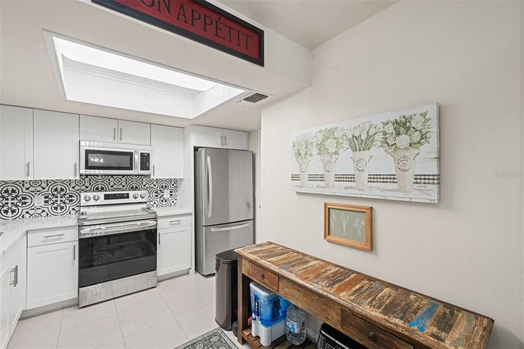 For Sale: $229,900 (2 beds, 2 baths, 1179 Square Feet)