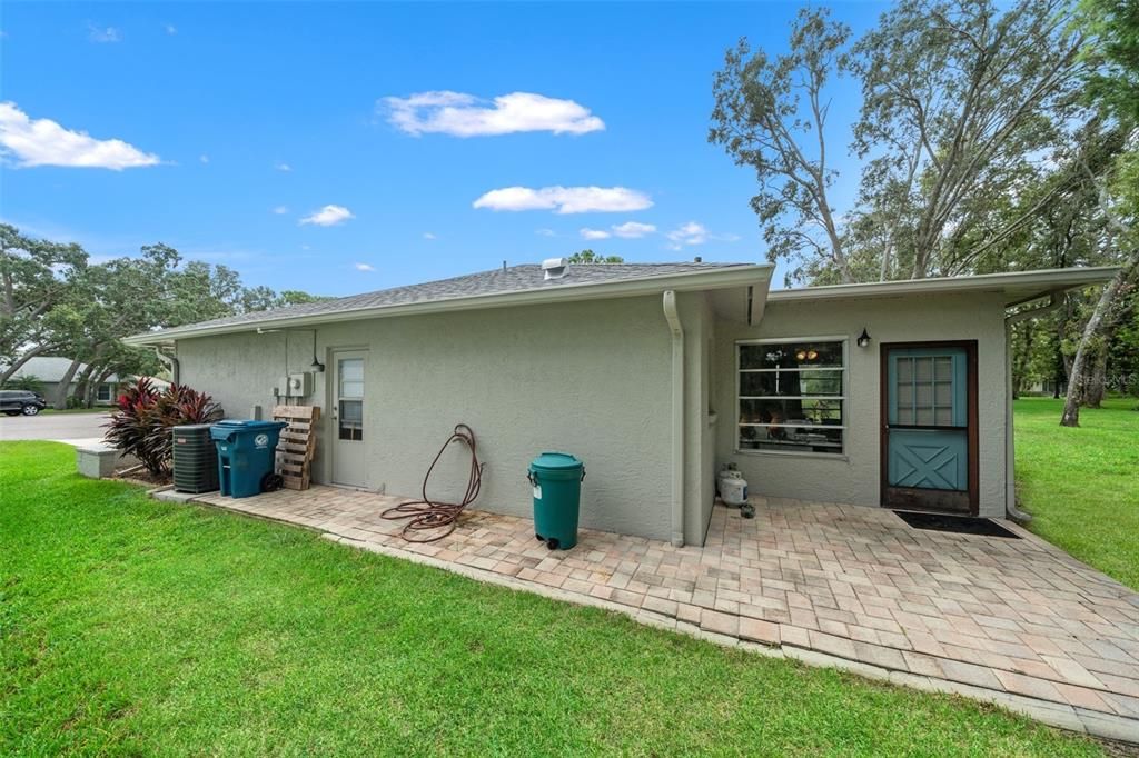 For Sale: $229,900 (2 beds, 2 baths, 1179 Square Feet)