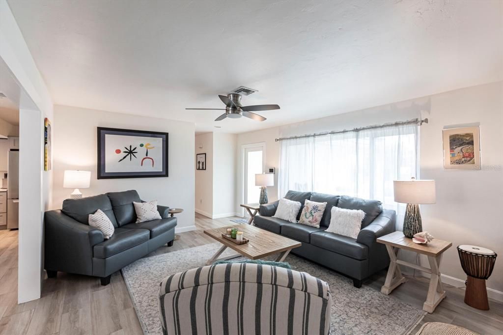 待售: $729,000 (3 贝兹, 2 浴室, 1424 平方英尺)