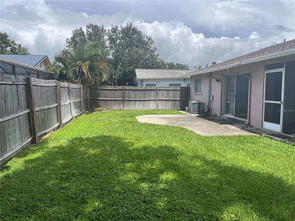 Active With Contract: $2,000 (2 beds, 2 baths, 1057 Square Feet)