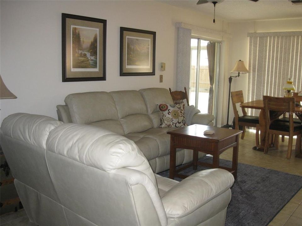 Active With Contract: $2,000 (2 beds, 2 baths, 1057 Square Feet)