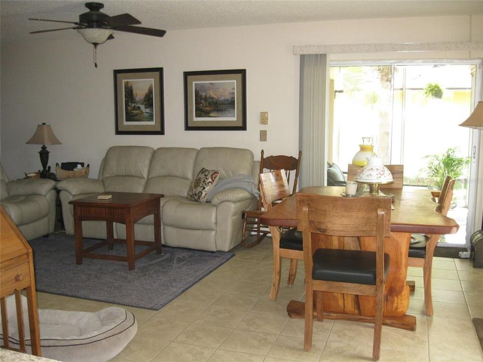 Active With Contract: $2,000 (2 beds, 2 baths, 1057 Square Feet)