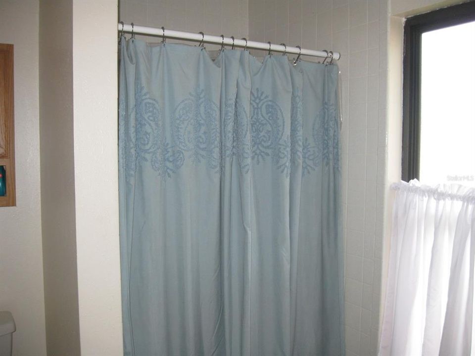 Active With Contract: $2,000 (2 beds, 2 baths, 1057 Square Feet)