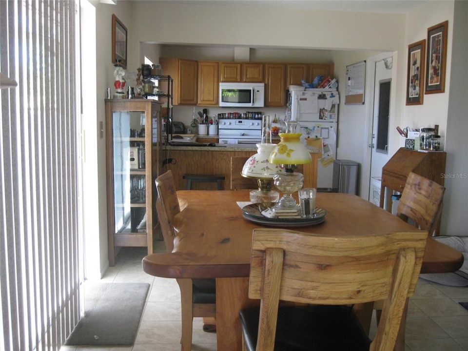 Active With Contract: $2,000 (2 beds, 2 baths, 1057 Square Feet)