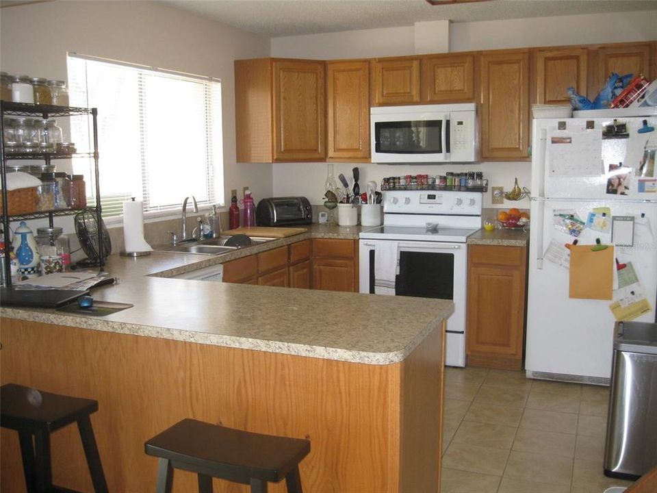 Active With Contract: $2,000 (2 beds, 2 baths, 1057 Square Feet)