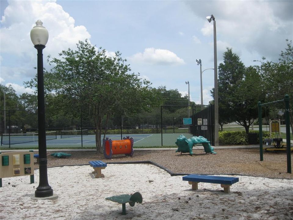 Active With Contract: $2,000 (2 beds, 2 baths, 1057 Square Feet)