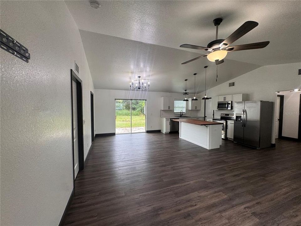 待售: $299,999 (3 贝兹, 2 浴室, 1378 平方英尺)