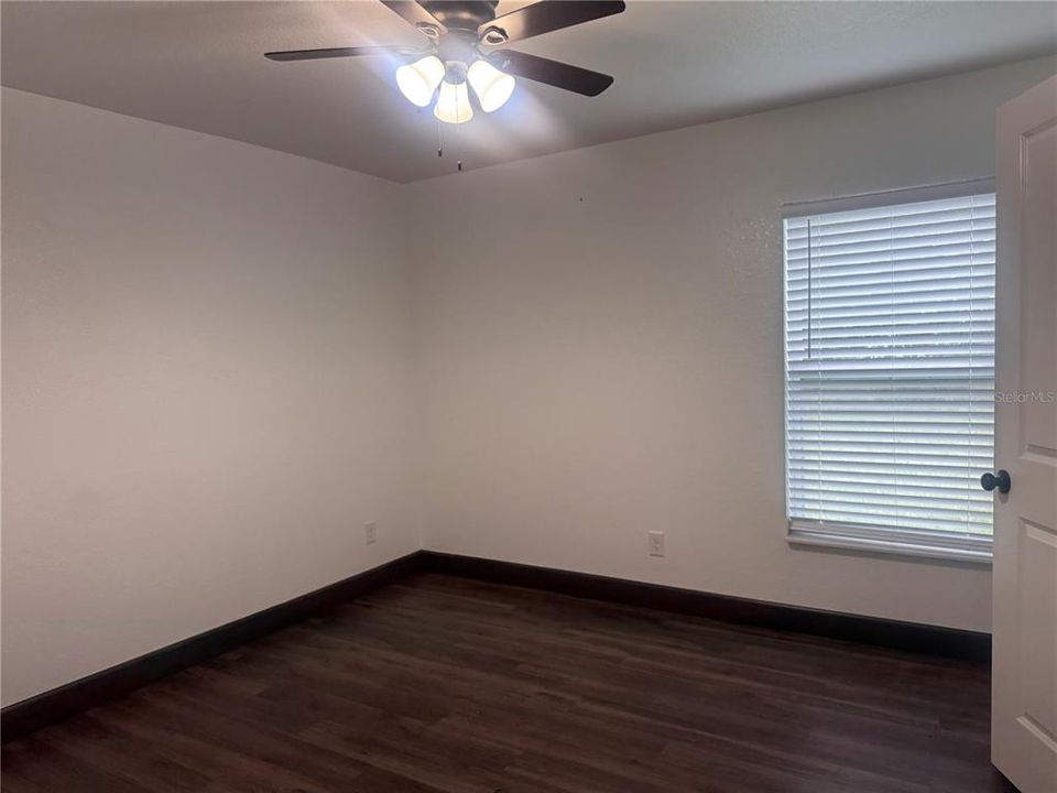 待售: $299,999 (3 贝兹, 2 浴室, 1378 平方英尺)