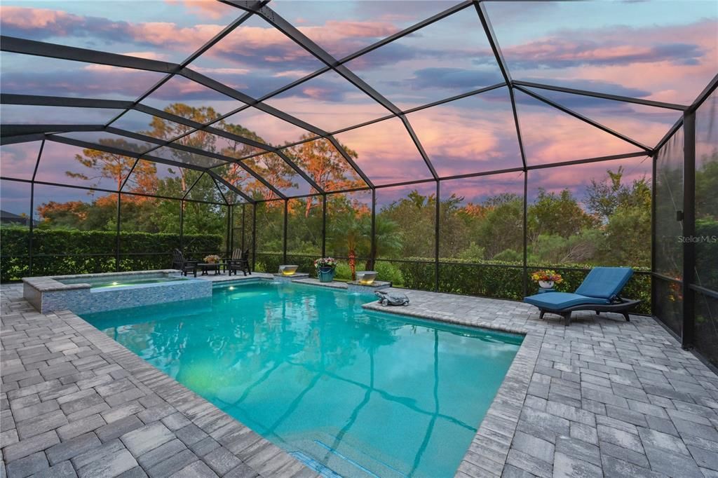 Под контрактом: $1,399,900 (3 спален, 2 ванн, 2903 Квадратных фут)