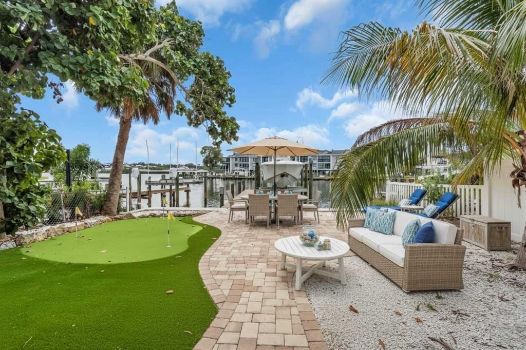 For Sale: $1,200,000 (3 beds, 3 baths, 1562 Square Feet)